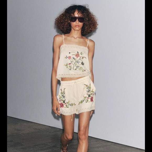 Floral Embroidered Cream Top and Shorts Set - Picture 2 of 14